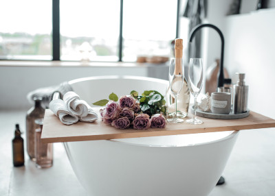 bathtub with spa equipment
